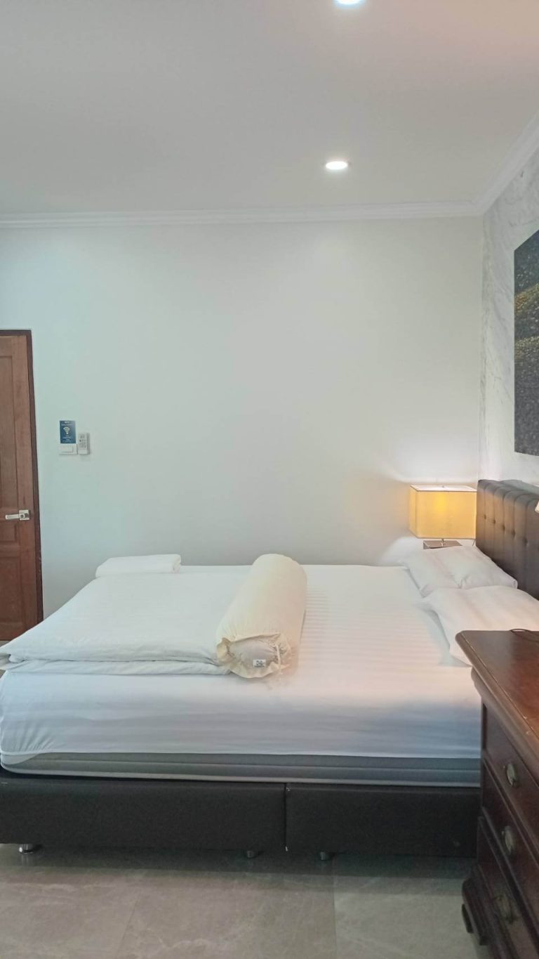 Room9-15