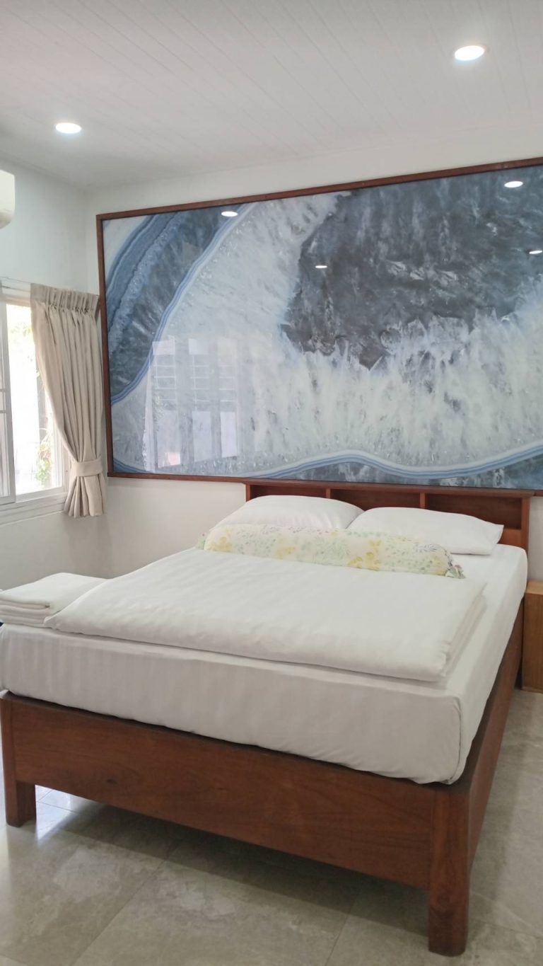 Room9-15